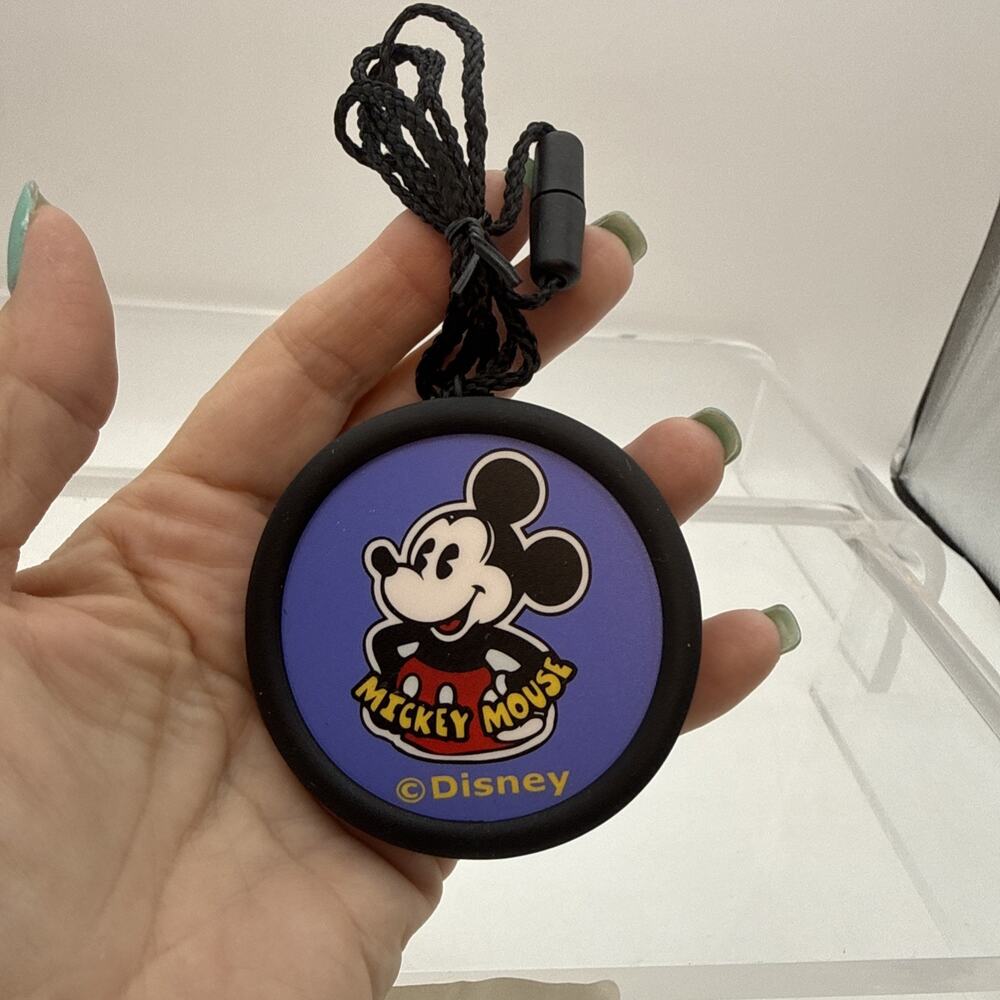 Disney Mickey Mouse Light Up Pin or Lanyard VINTAGE Disneyland 2001 Works Video!